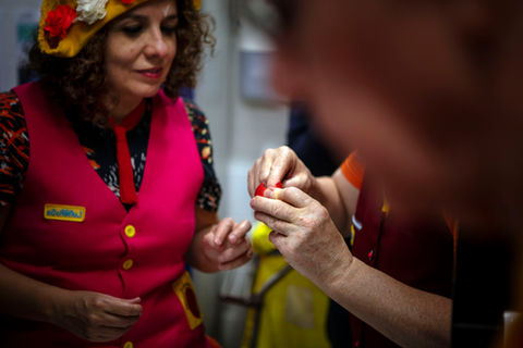 Les Givrés du Plumeau à l'EHPAD de l'hôpital de Monségur. ©Atelier Pallagès