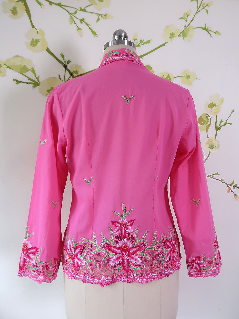 Thumbnail: Size M H: Orchid in Bubblegum Kebaya