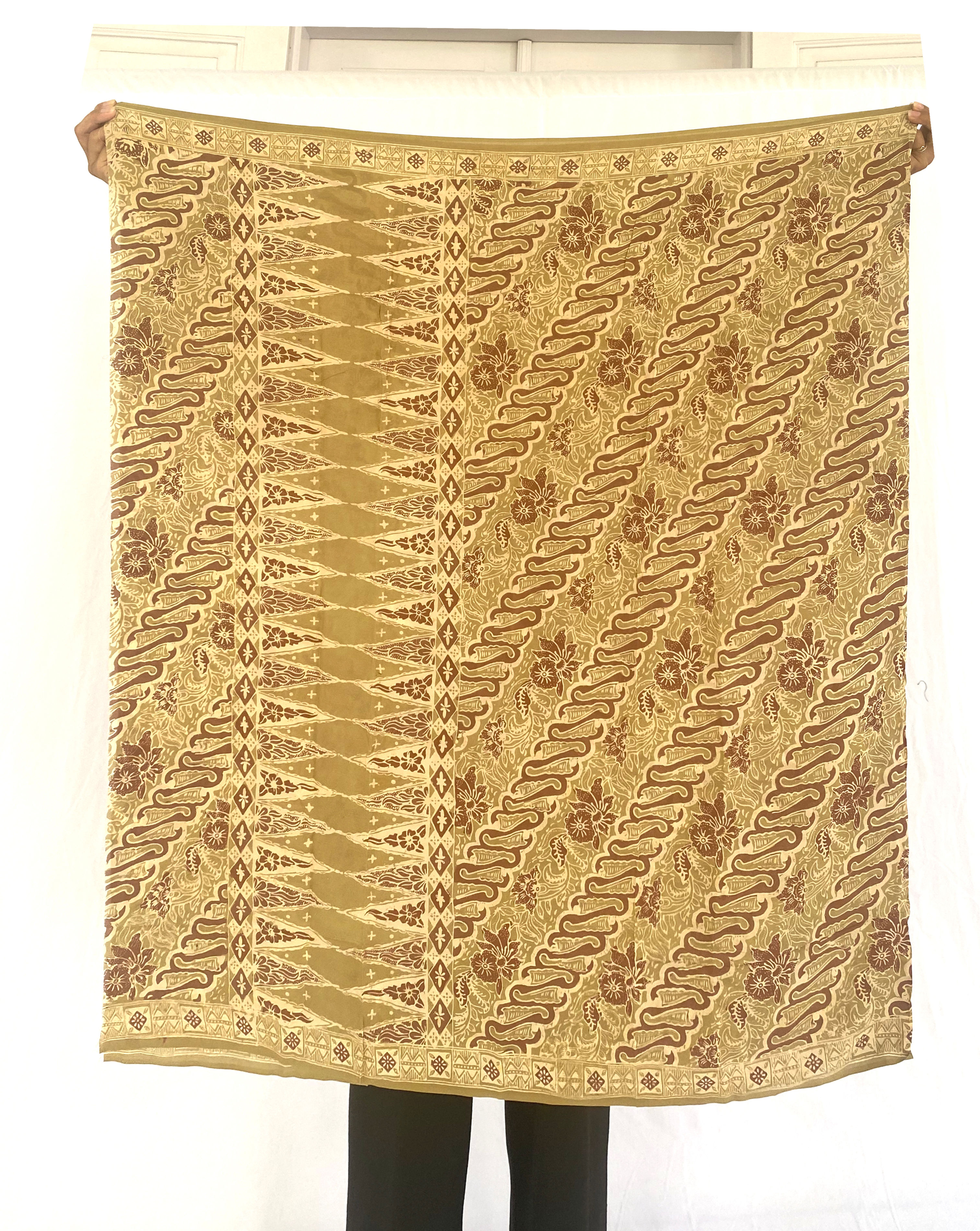 Crape Silk Sarong Olive Green with small Scarf