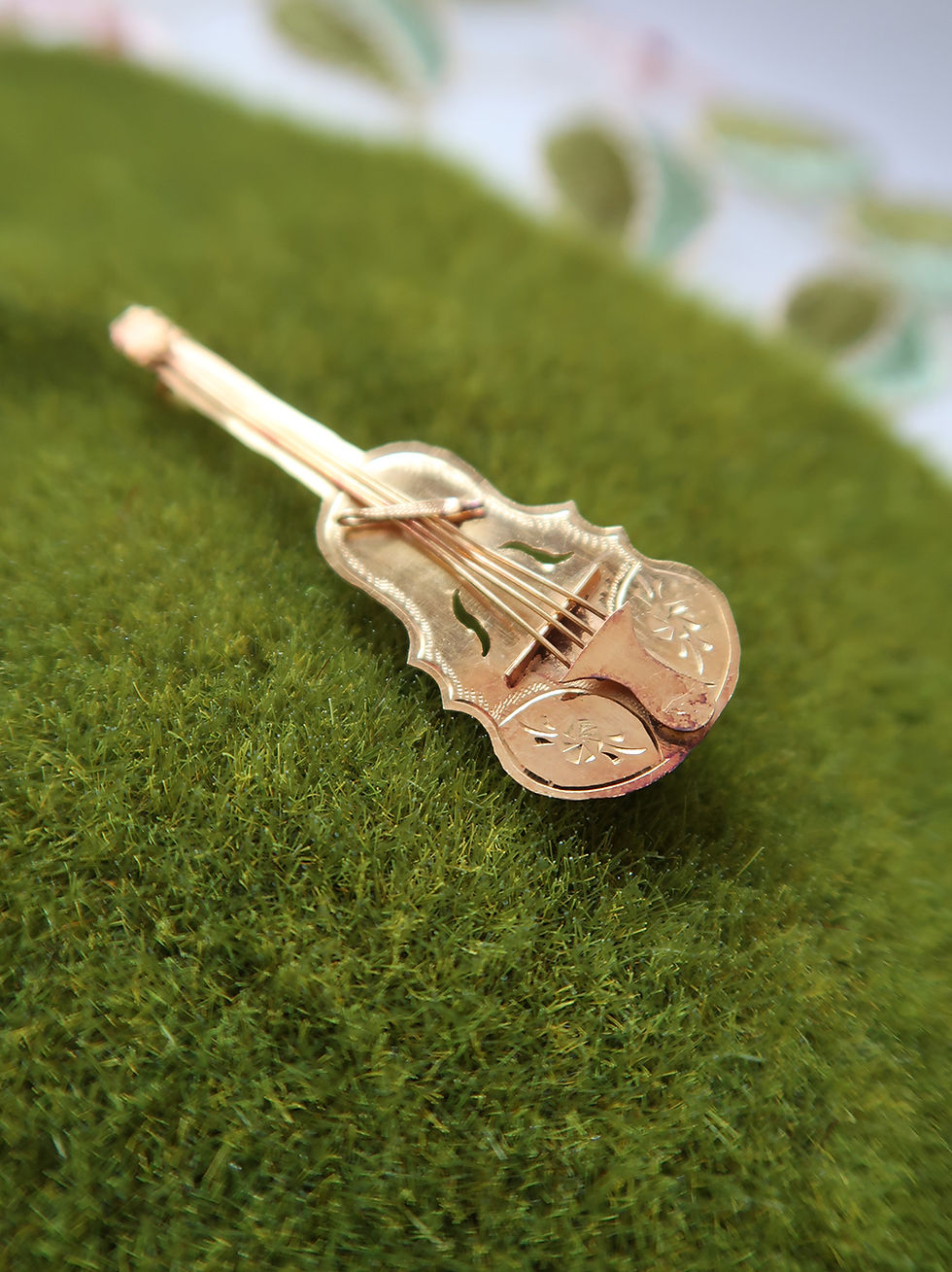 Thumbnail: Vintage: Brooch Guitar 850 gold