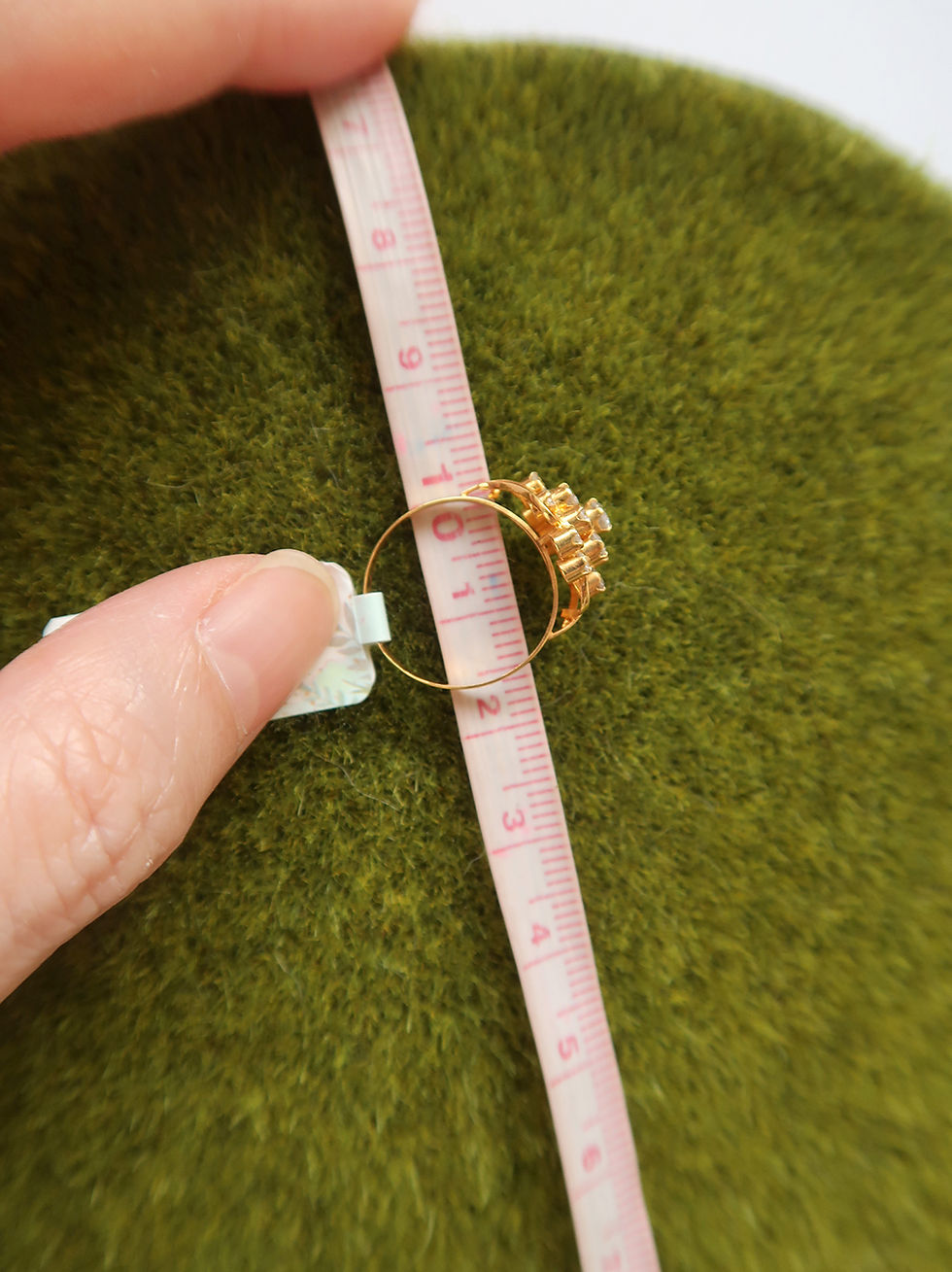 Thumbnail: Vintage: Cluster Daisy Diamond Pinky Ring, 18K