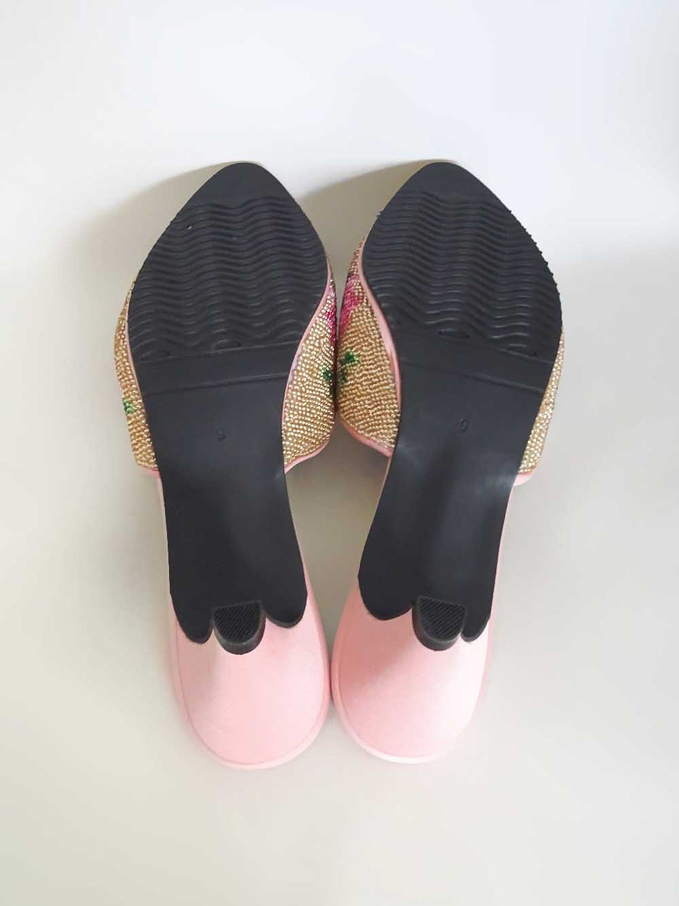 Thumbnail: Covered Flowers on Beaded Shoe. Size 9 / Eur 39 / 26cm