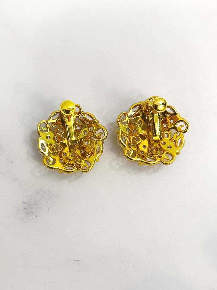 Thumbnail: Flower Stud Earrings (Clip-on)