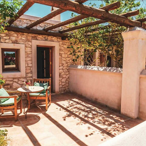 terraza-eco-hotel-can-lluc.jpeg
