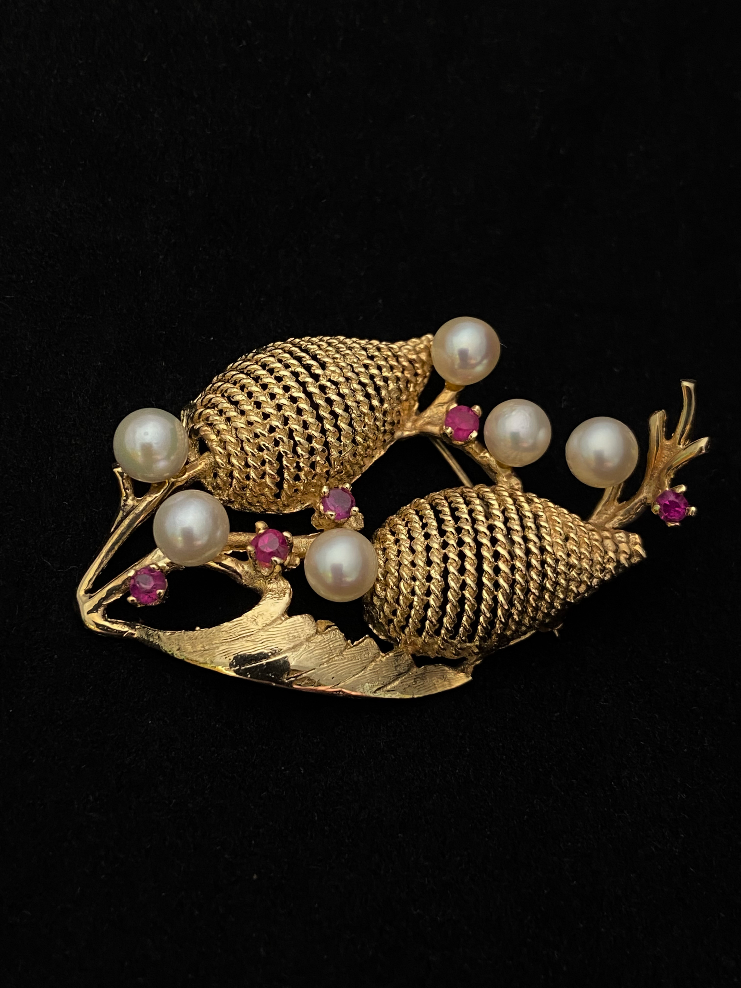 14Kt Yellow Gold Pine Style Broach 