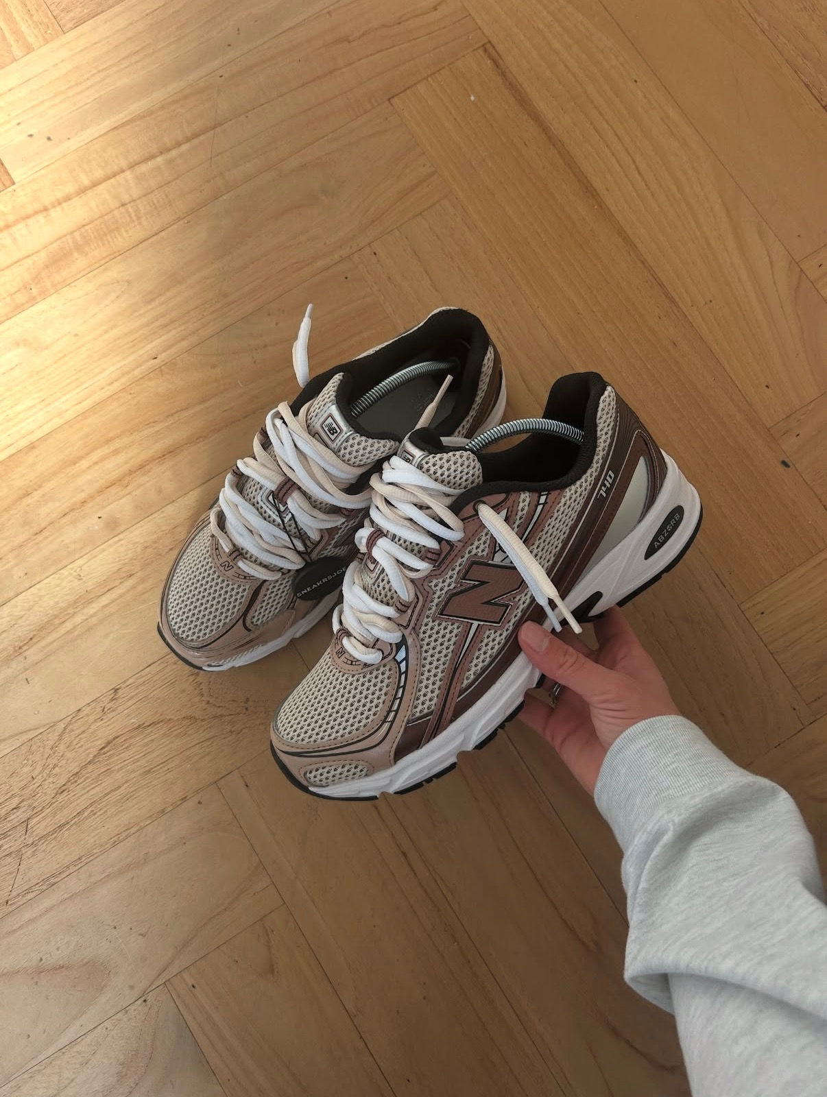 New Balance 740