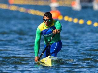 Isaquias Queiroz brilha na Copa do Mundo de Canoagem Velocidade