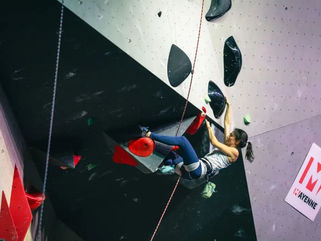 Marina Dias vence etapa da Copa do Mundo de paraescalada nos EUA