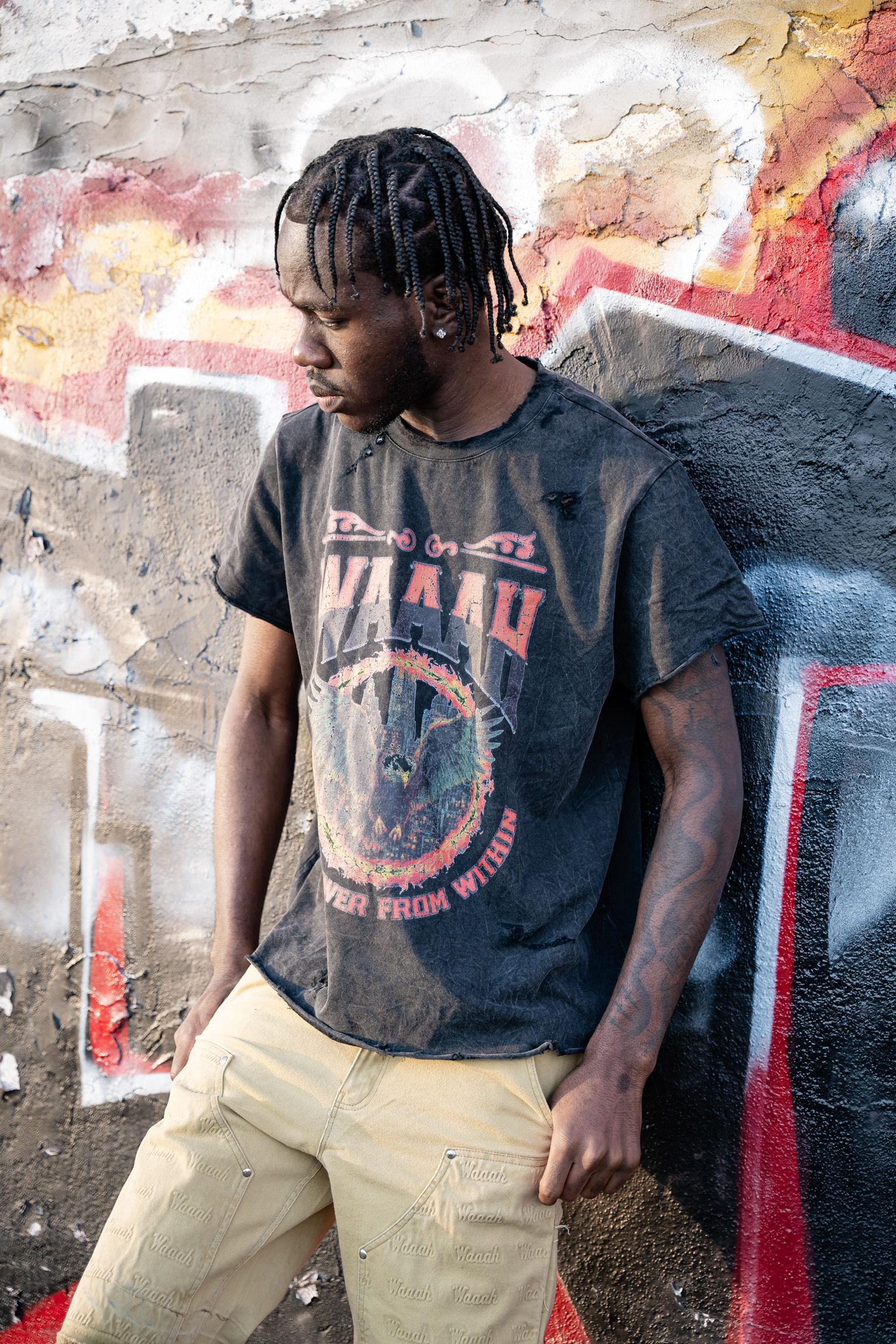 Hawkin Tee