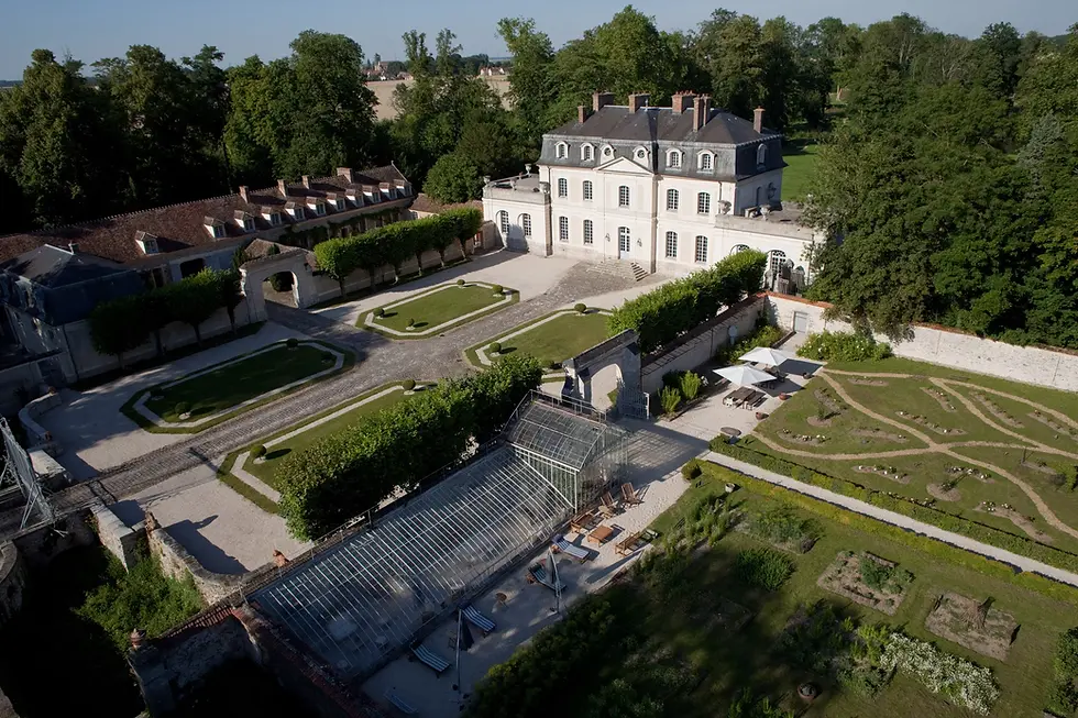 Chateau-d-aunoy-jardin-a-l-anglaise-mariage-evenement.webp