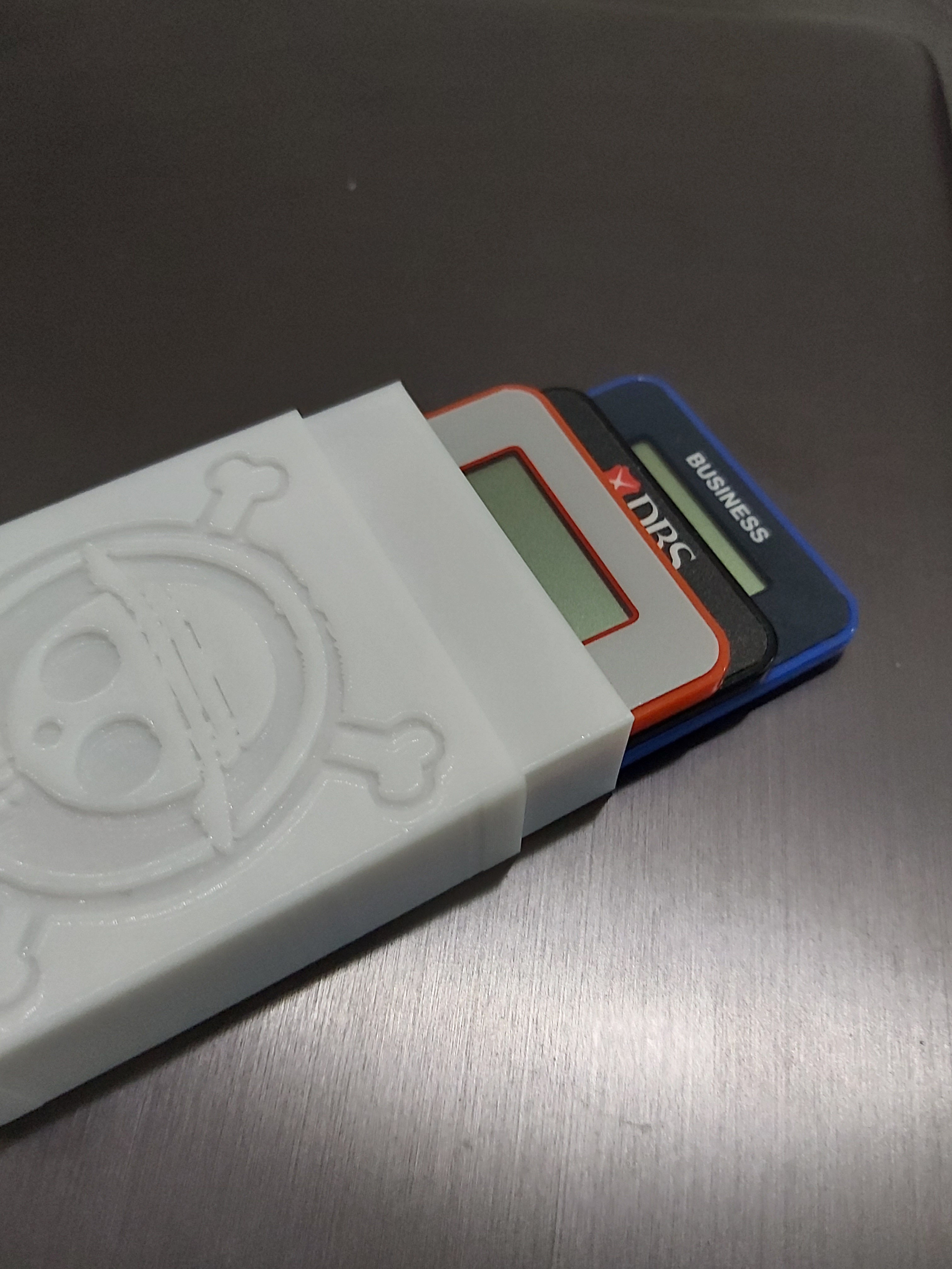 Customisable portable storage case