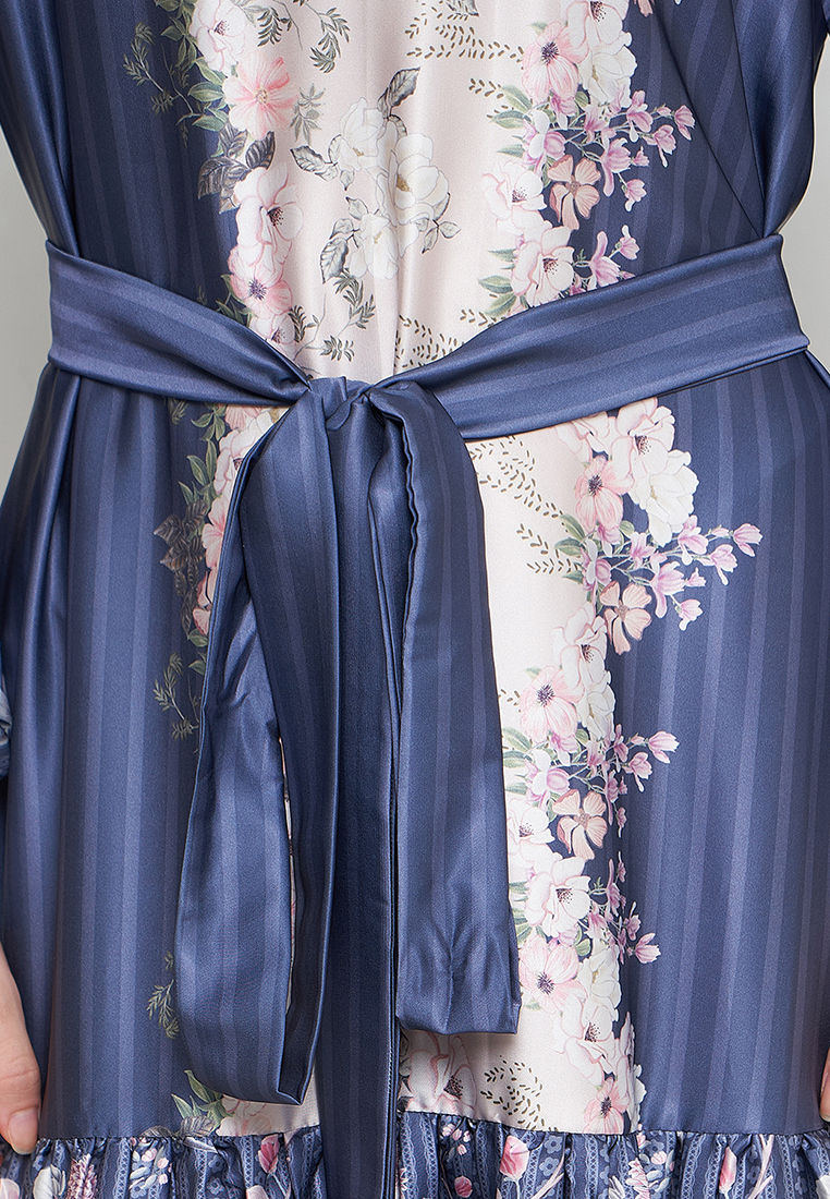 Thumbnail: Stripe Floral Drop Shoulder Abaya Dress With Detachable Belt