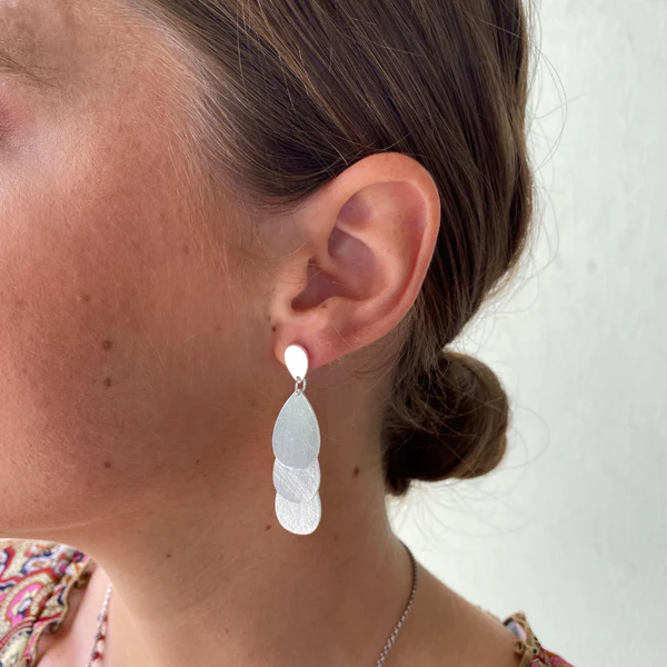 Fabuleux Vous Ovale Tear Drop Earrings 