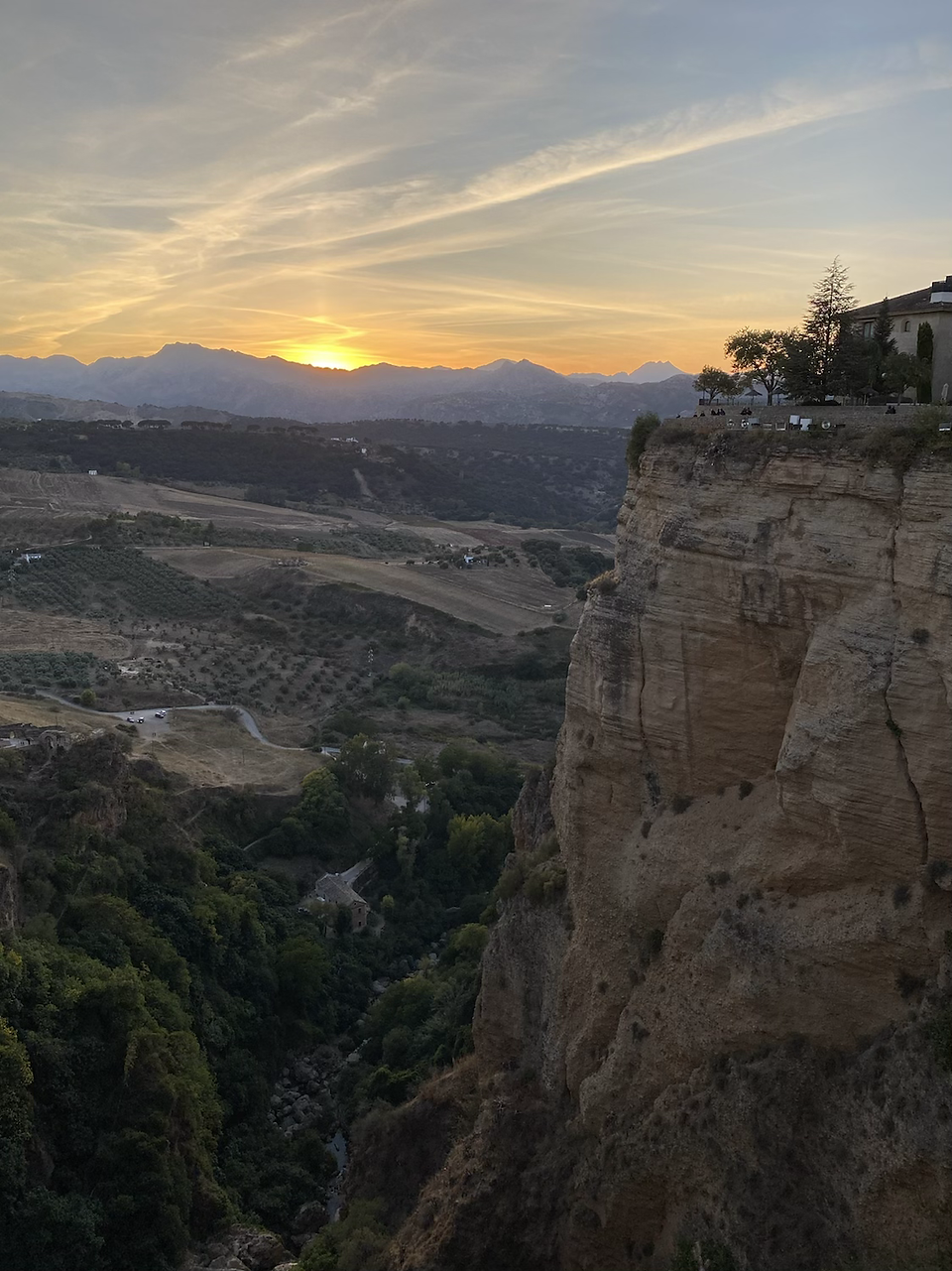 Mirador de Ronda La Sevillana al atardecer