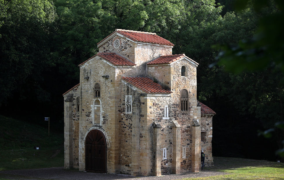 Lugares que ver en Oviedo - Iglesia de San Miguel de Lillo