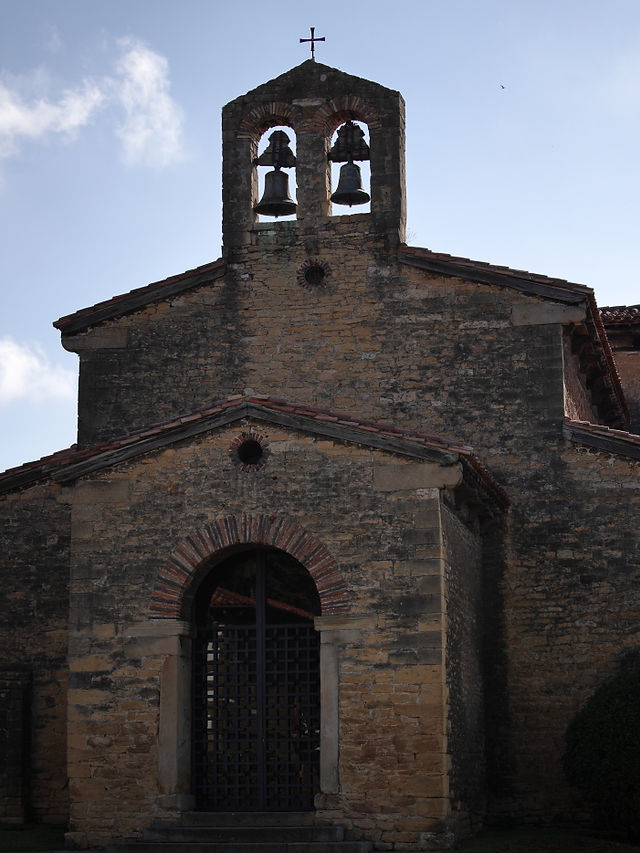 Lugares que ver en Oviedo - Iglesia de San Julián de los Prados