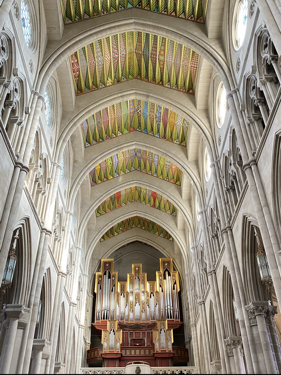 Interior de la Catedral de la Almudena en Madrid