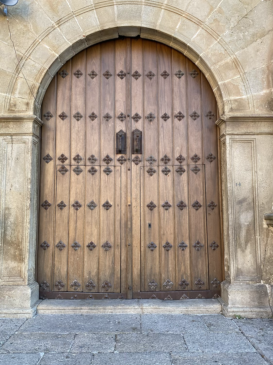 Lugares que ver en Cáceres - Pórtico del Museo de Cáceres