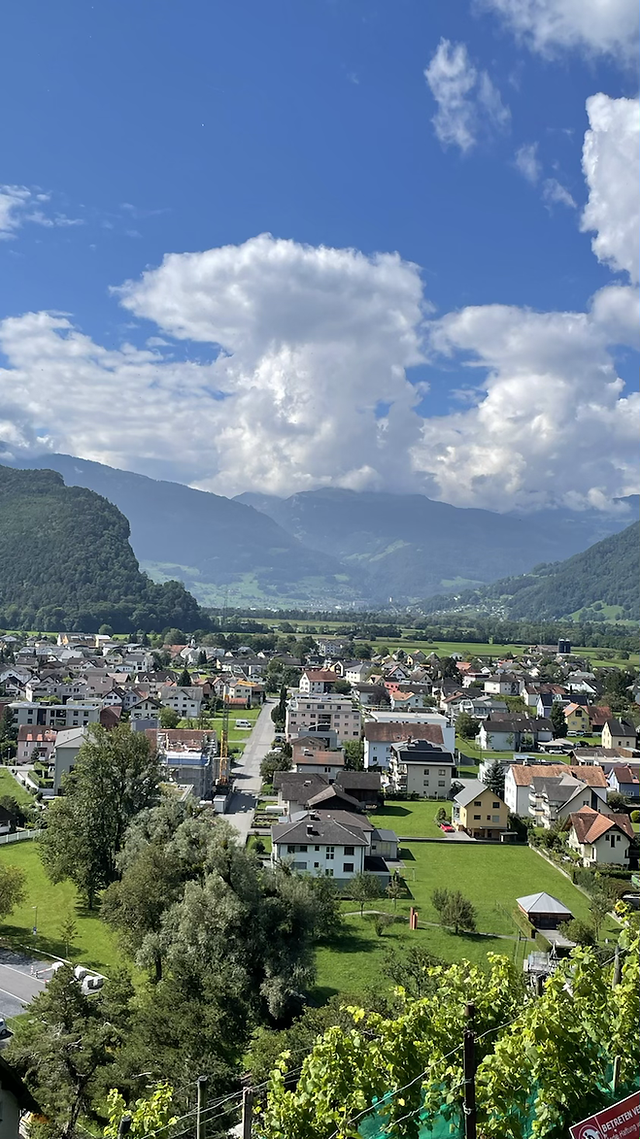 Vista panorámica desde castillo de Gutenberg, Liechtenstein