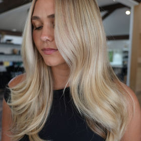 The Art of Effortless Hair: Why “Lived-In” Color Is Having a Major Moment