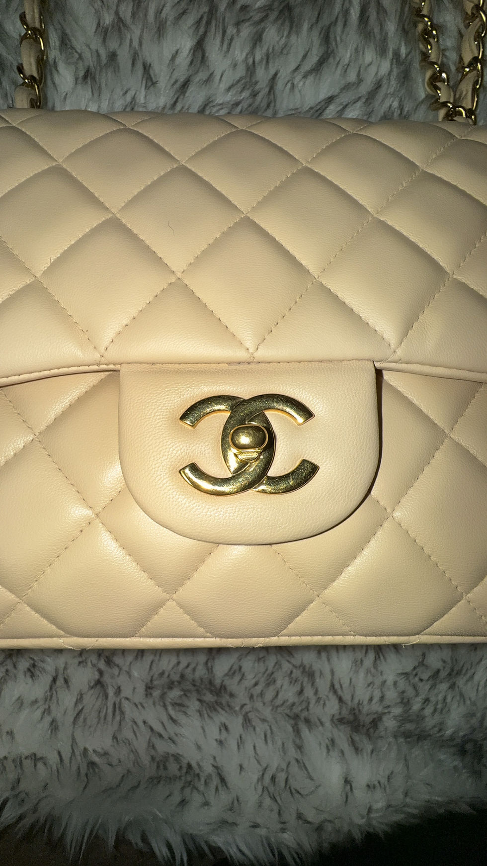 Thumbnail: Chanel Classic Double Flap Bag Jumbo 