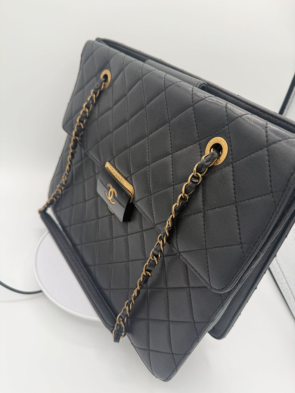 Thumbnail: Chanel Beauty Lock Tote