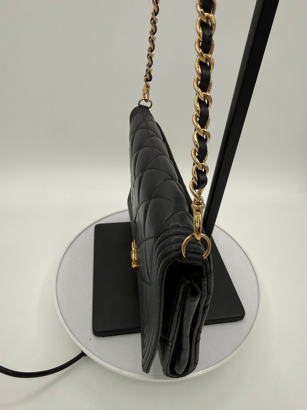 Thumbnail: Chanel boy wallet on chain (shoulder bag)