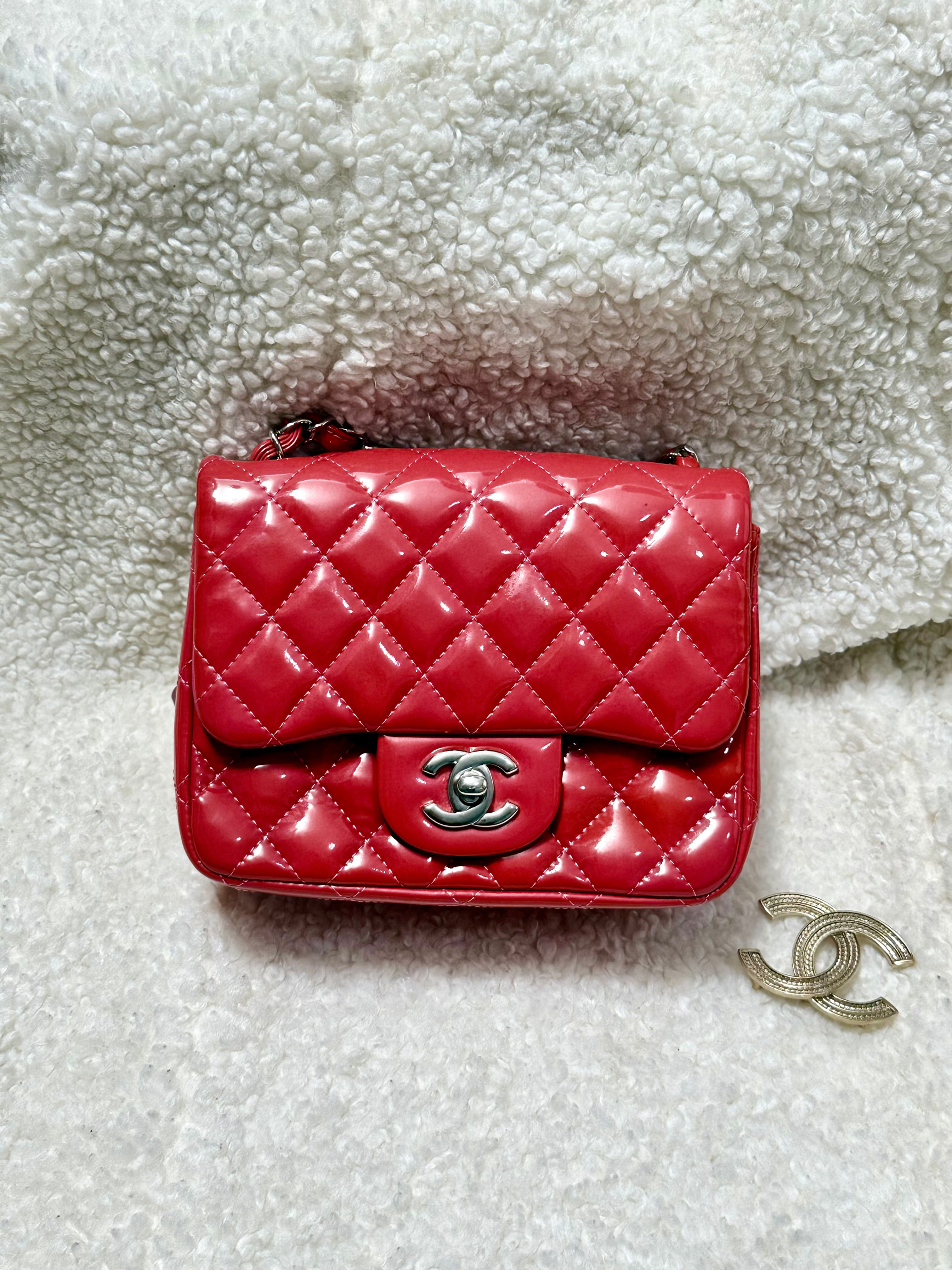 Preowned Chanel Patent Leather Single Flap Bag