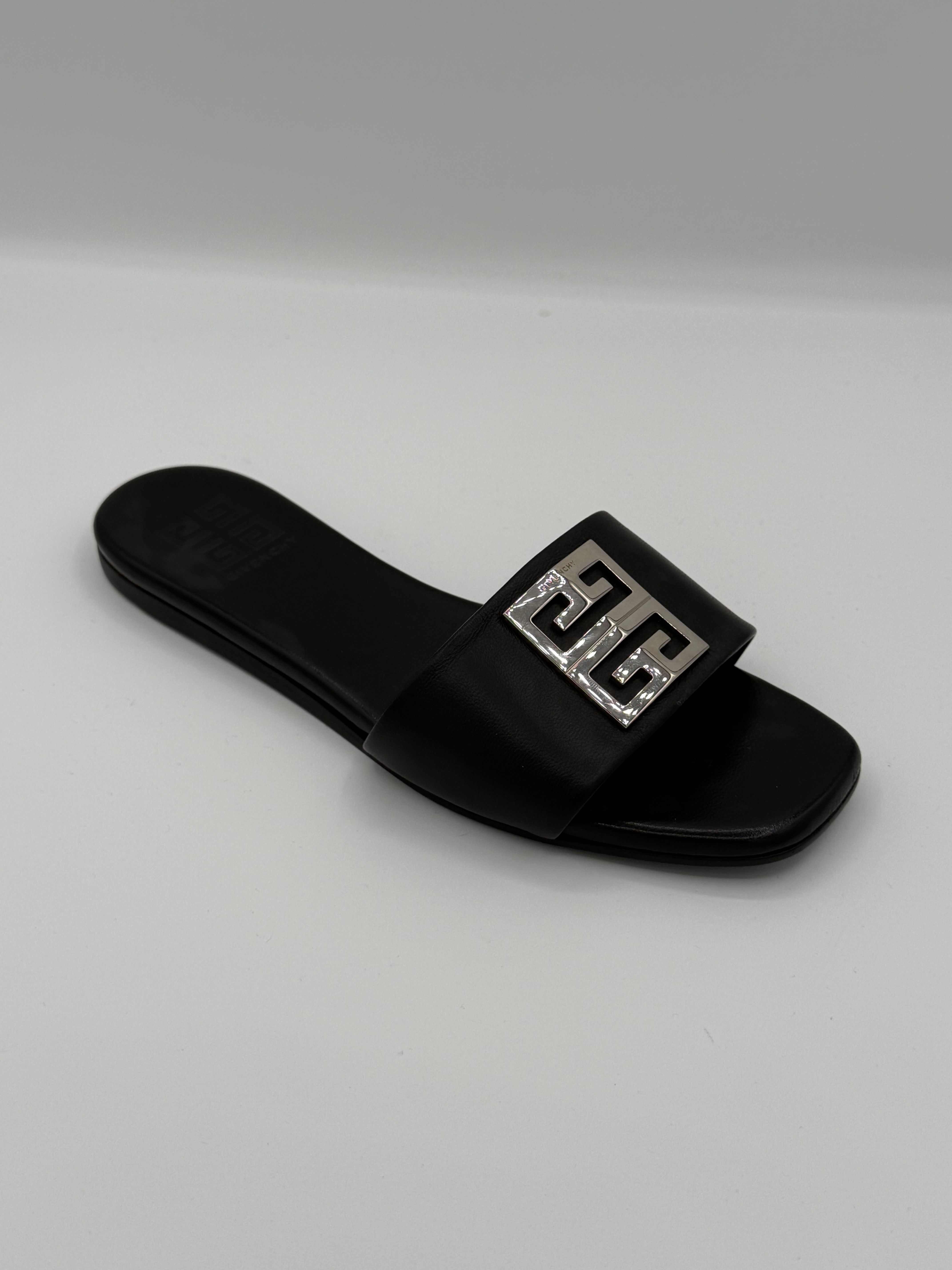 Givenchy 4G Flat Leather Sandals . Sz 36