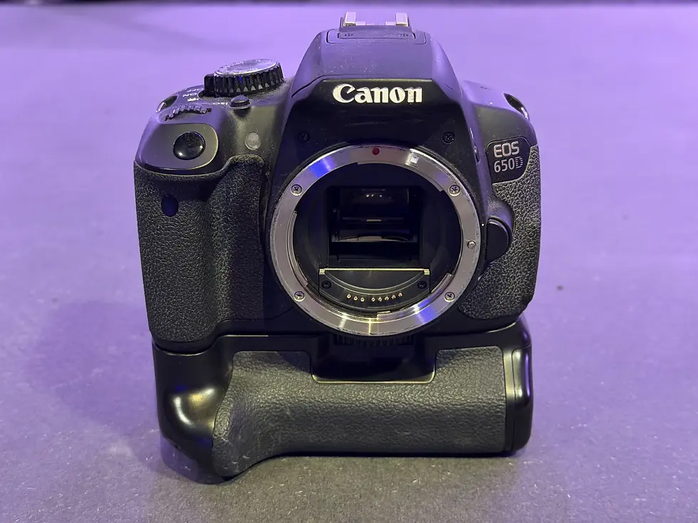 Thumbnail: Canon 650D DSLR Camera w/ Extra Battery Handle