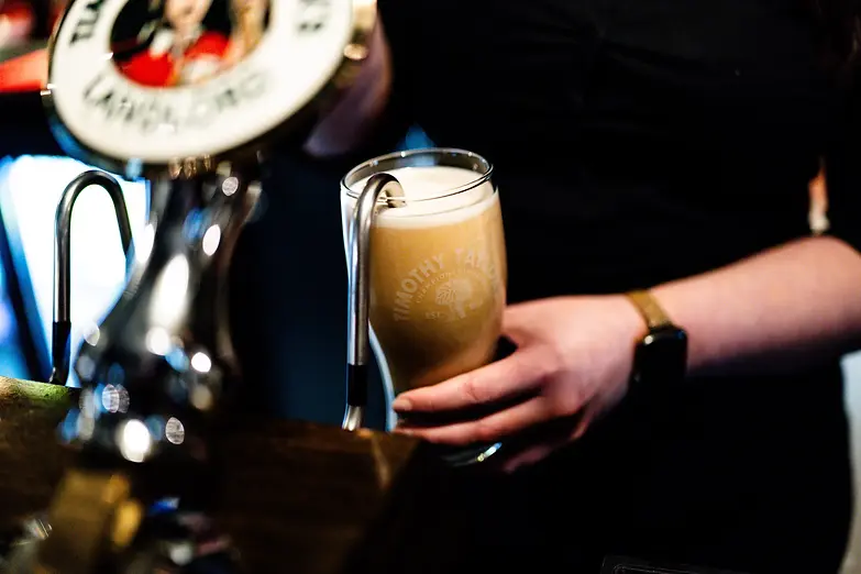 The Knockerdown Inn - Beer Being Served