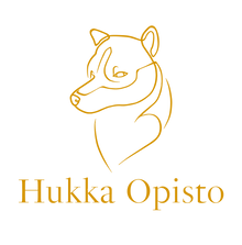 Hukka Opiston logo kultaisena. Sisältää line art kuvituskuvan shibasta