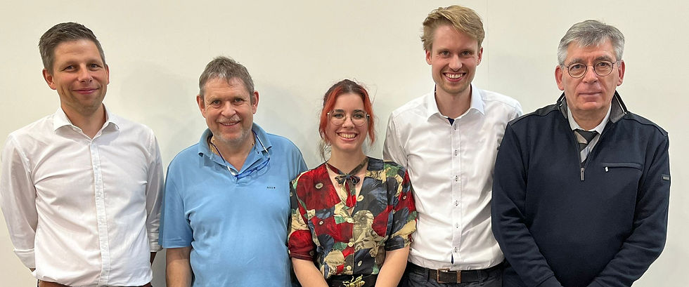 Hier ist das Schraegfalz-Team zu sehen.