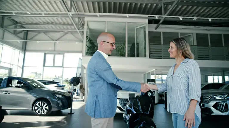 Mistakes That Increase the Insurance Cost for a Car Dealership