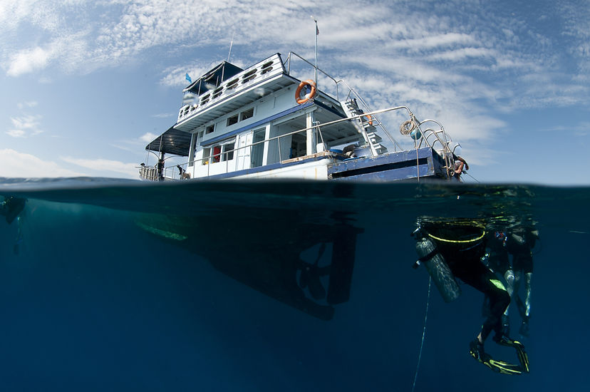BOAT DIVING