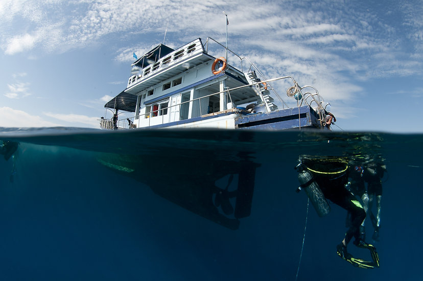 BOAT DIVING