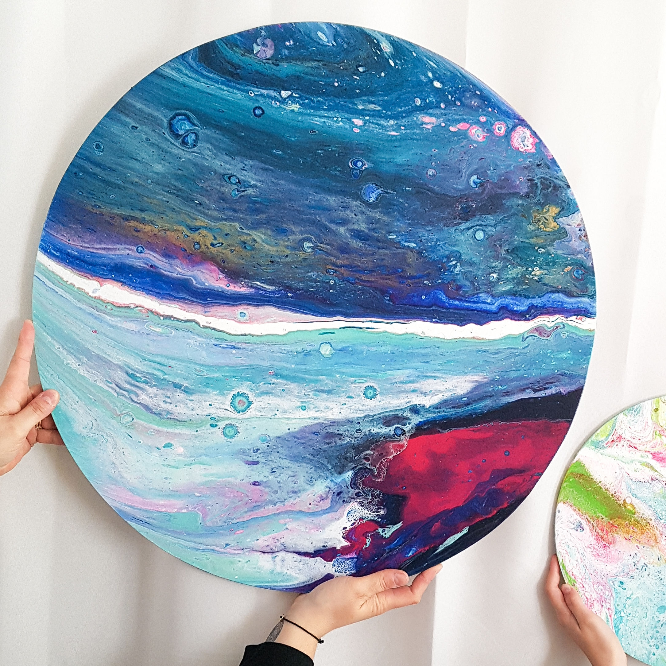 BY THE SEA (peinture sur bois diametre 60 cm)