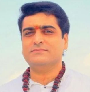 Dr HitteshGurujee.jpeg