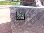 QR-Code an Denkmal.jpg