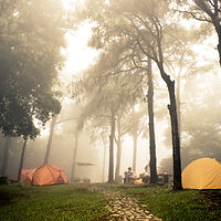 Camping brumeux