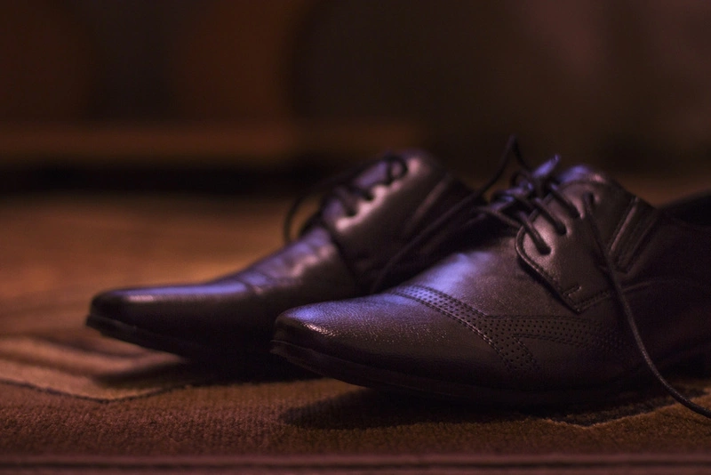 white tie or black tie shoes