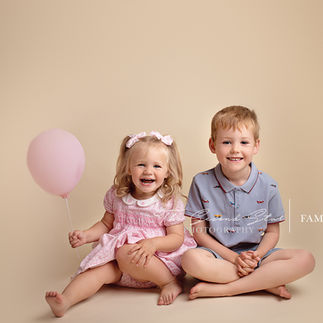 sibling photography Oxfordshire