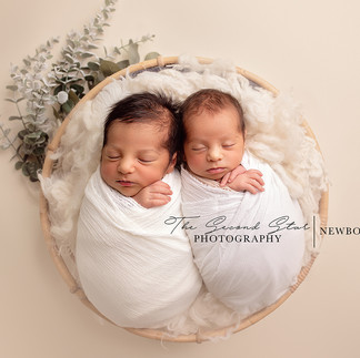Twins newborn photography Oxfordshire