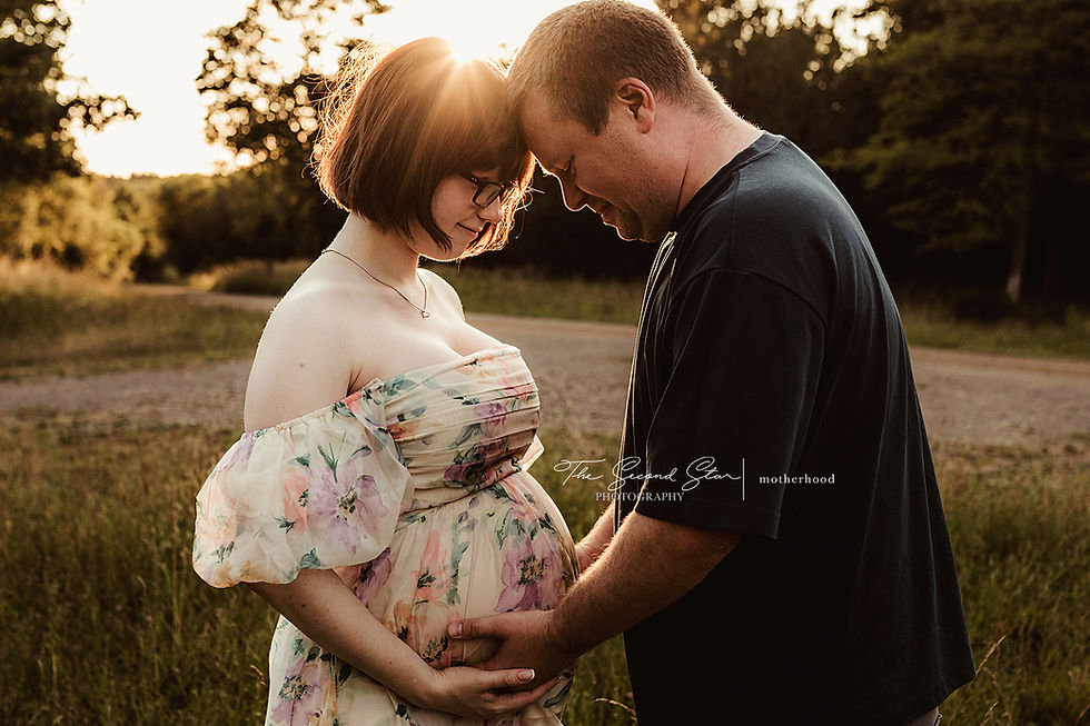 Oxfordshire maternity photography, sunset photoshoot