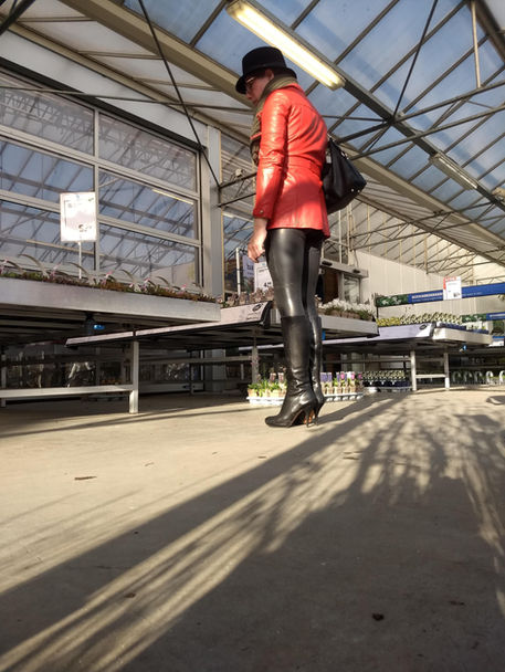 Everyday outfits in latex and leather