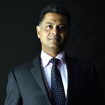 Parwez-portrait-9web-2.jpg