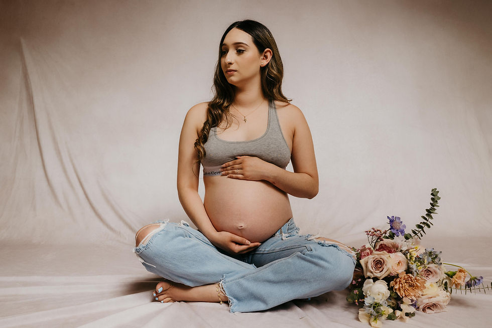 Maternity photoshoot with flowers