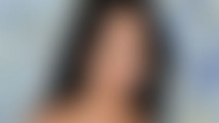 THIST SHITTY LOOKING DOES NOT LOOK LIKE ME.. OR MY KIDS AND IS NOT MY DAUGHTER - I WOULD NOT PAY HER