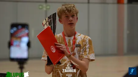 Elias Petzold wird Thüringer Teqball-Champion