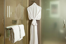 Shower cubicle with sandblasted glass
